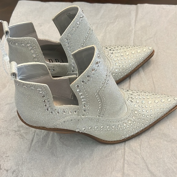 Gianni Bini Brees Rhinestone Metallic Western Booties - Picture 10 of 12